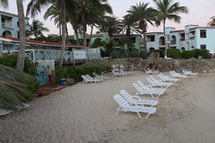 Beach 37 of 60
