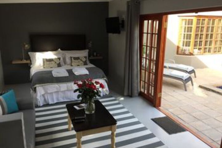 Room 5 of 14
