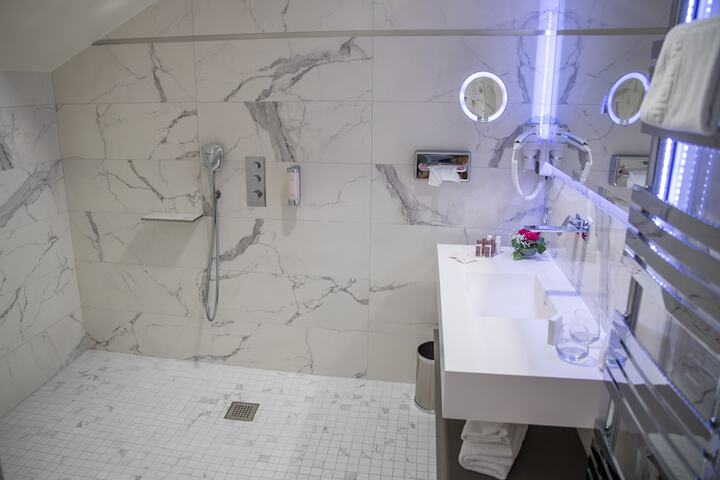 Clean Restrooms