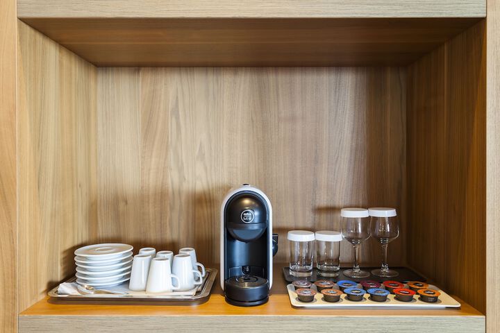 Breakfast/Coffee Service 74 of 182