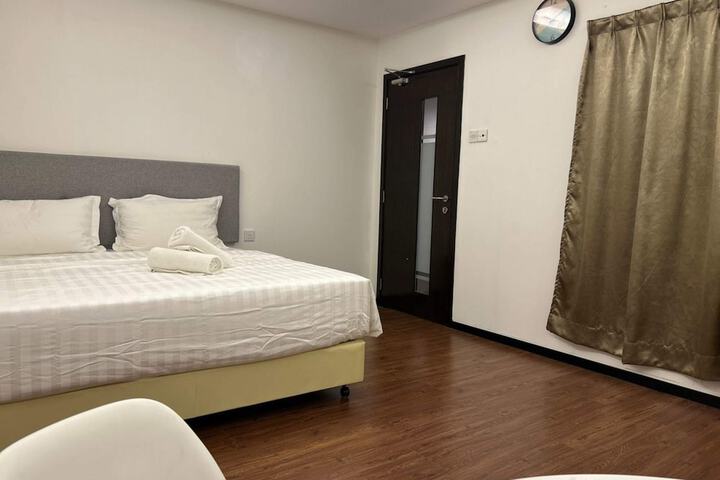 Room 34 of 80