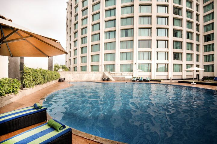Hotel Pool