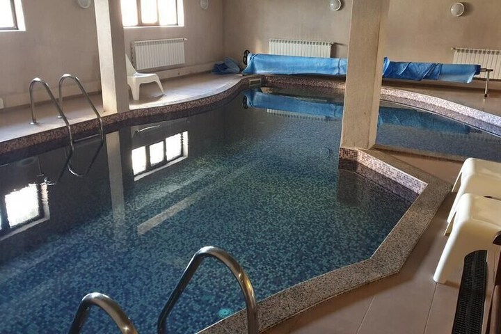 Hotel with Pool