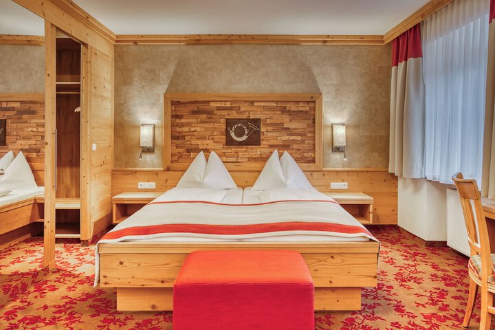 Room 27 of 171