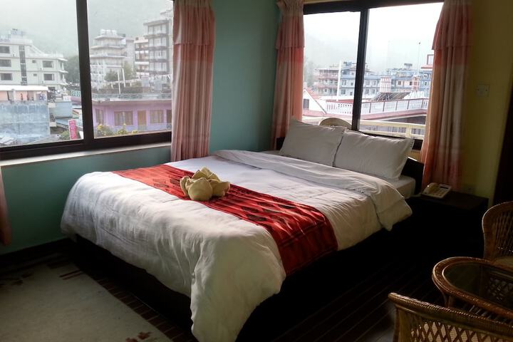 Room 7 of 65