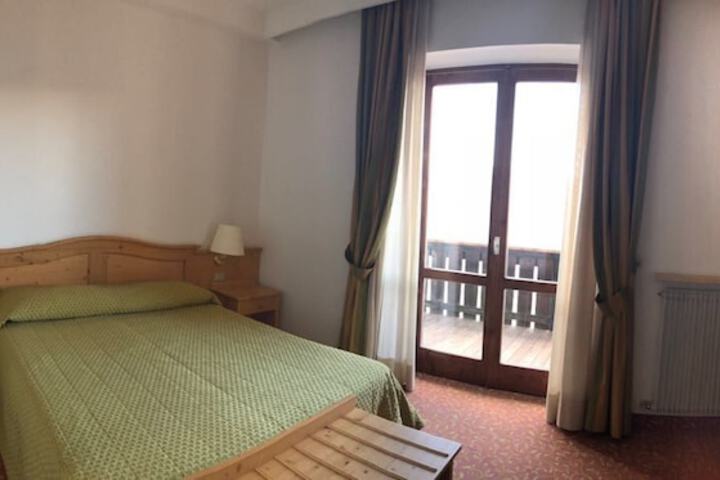 Room 5 of 66