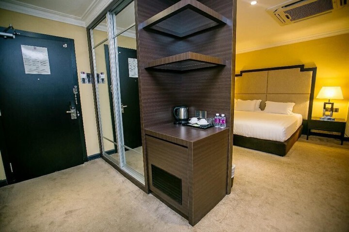 Room 29 of 75
