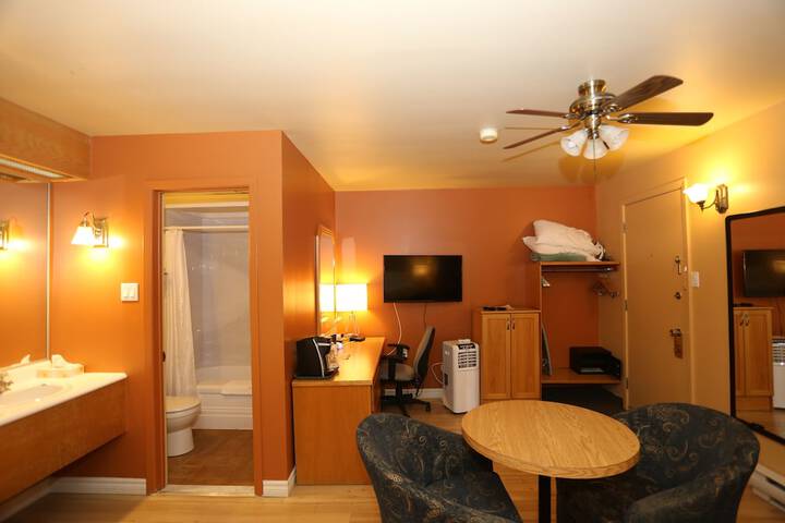 Room 18 of 36