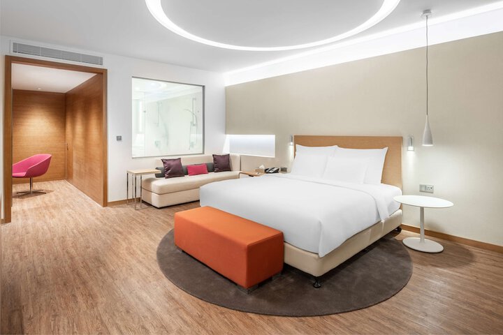 Room 16 of 128