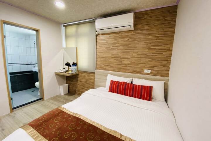 Room 9 of 38