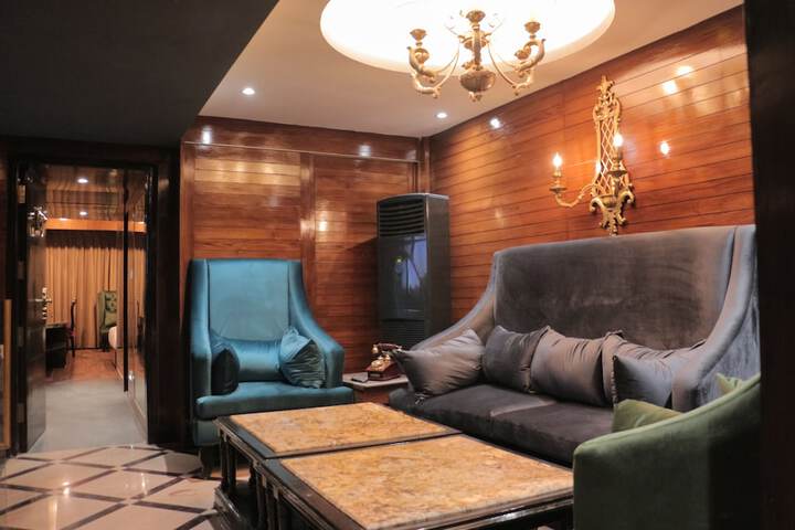 Room 9 of 43