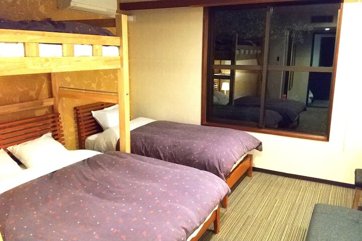 Room 22 of 76