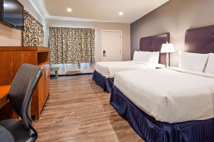 Room 33 of 50