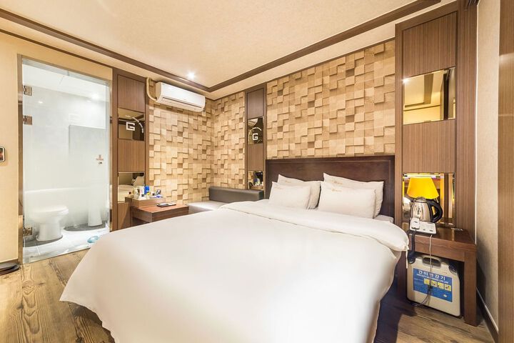 Room 37 of 75