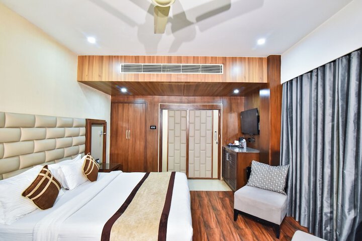Room 8 of 61