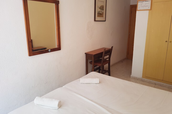 Room 13 of 49