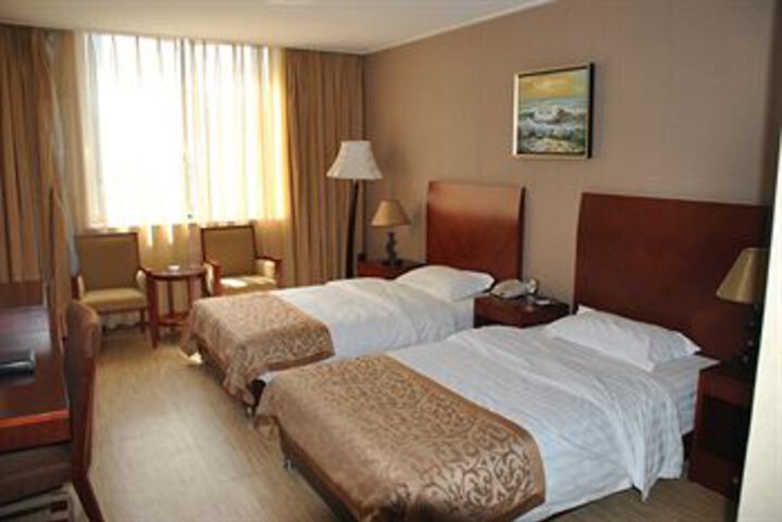 Room 13 of 26