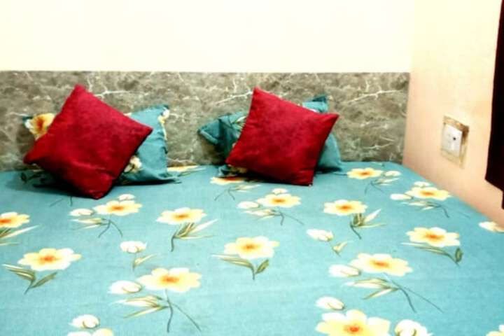 Room 5 of 14