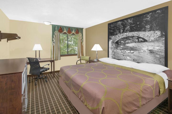 2 Double Beds (3 of 9)