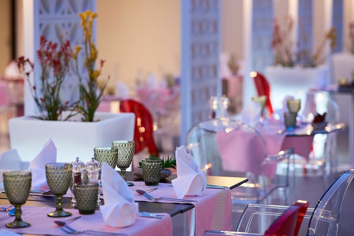 Ballroom/Hall 130 of 161