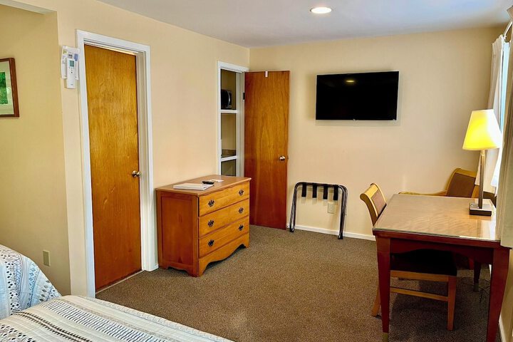 Room 44 of 106