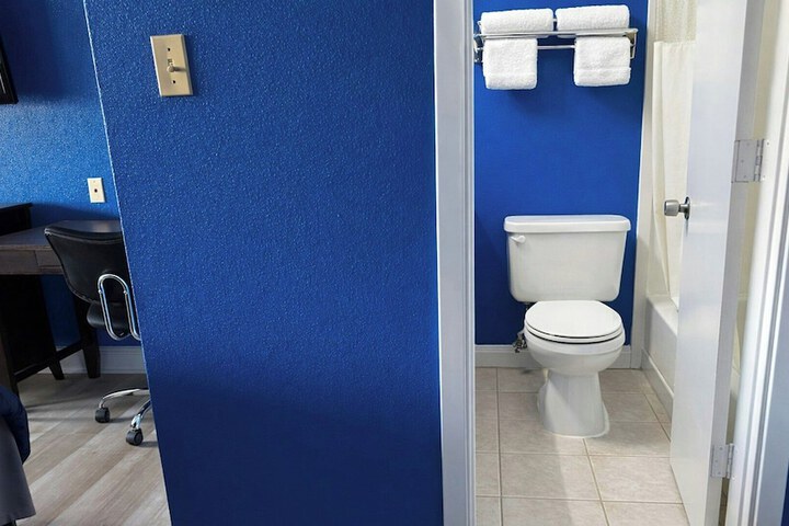 Room 28 of 42