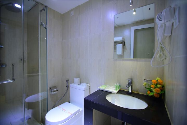 Room 16 of 29