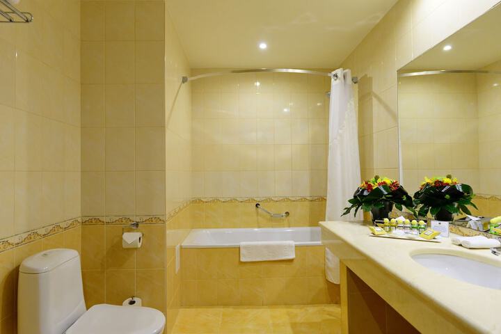 Room 20 of 42
