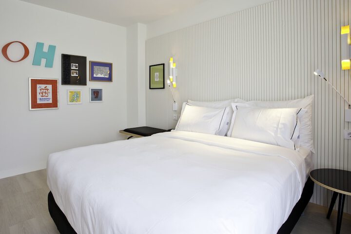 Room 6 of 46