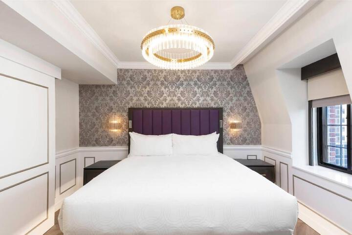 Luxe 1 Bedroom King Suite