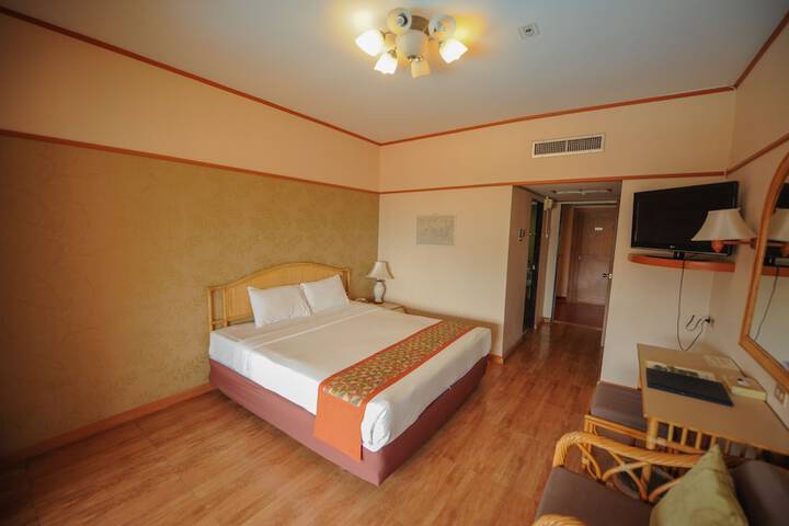 Room 7 of 64