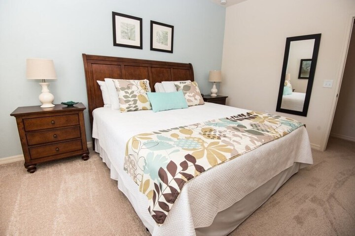 Room 5 of 24