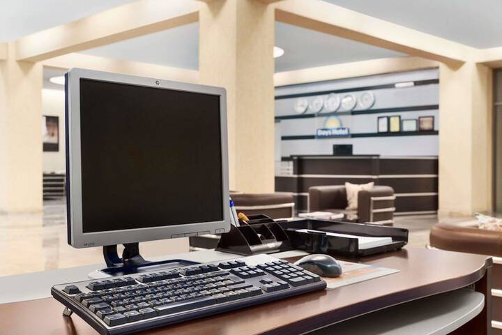 Business Center 24 of 25