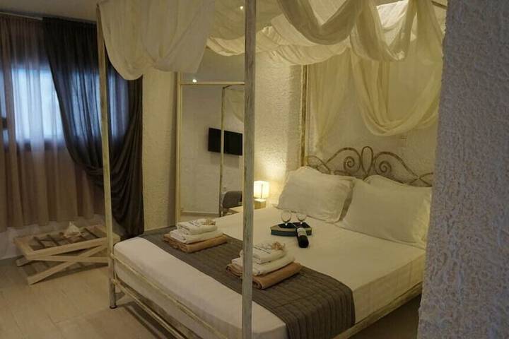 Room 4 of 44