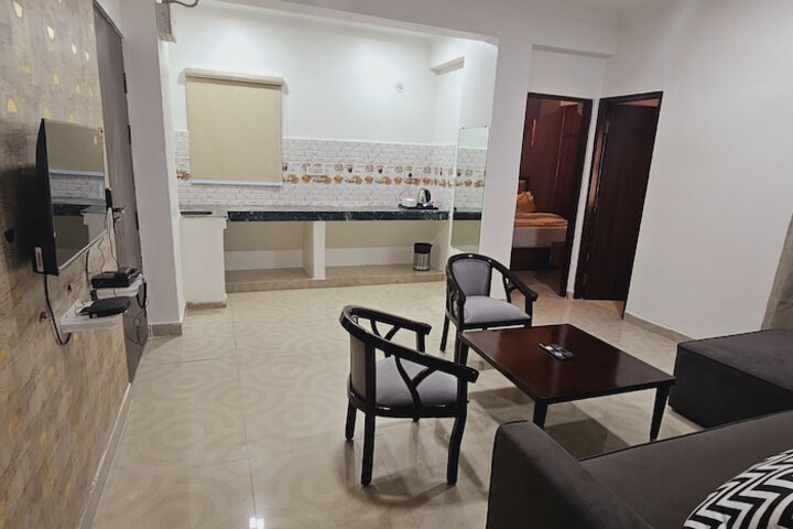 Room 14 of 22