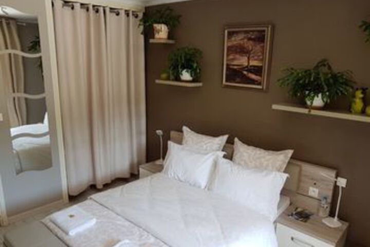 Room 9 of 21