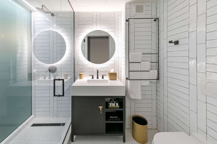 Bathroom shower