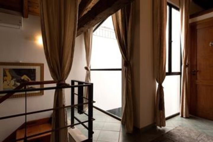 Room 12 of 22
