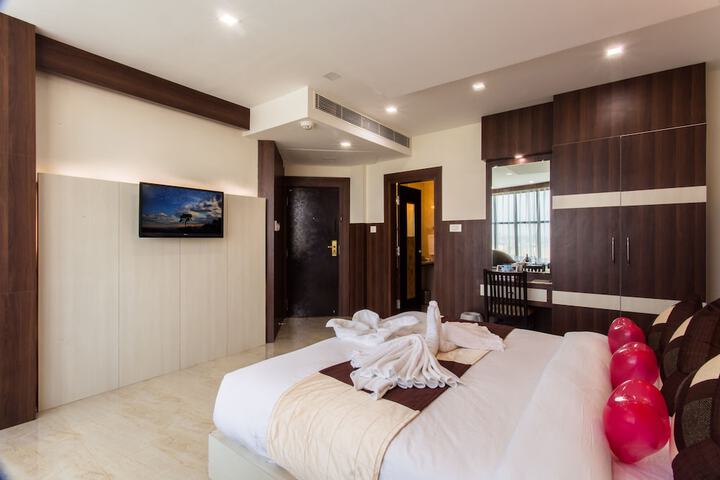 Room 37 of 37