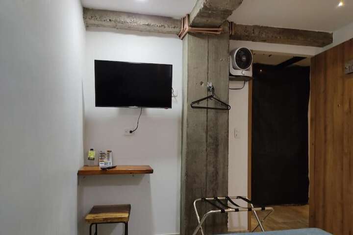 Room 2 of 53