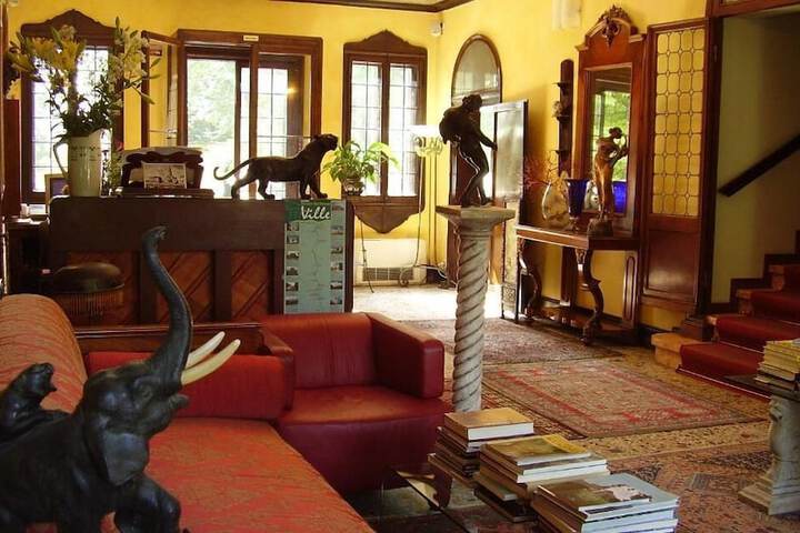 Entrance & Lobby