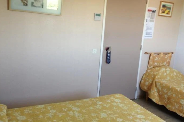 Room 2 of 14