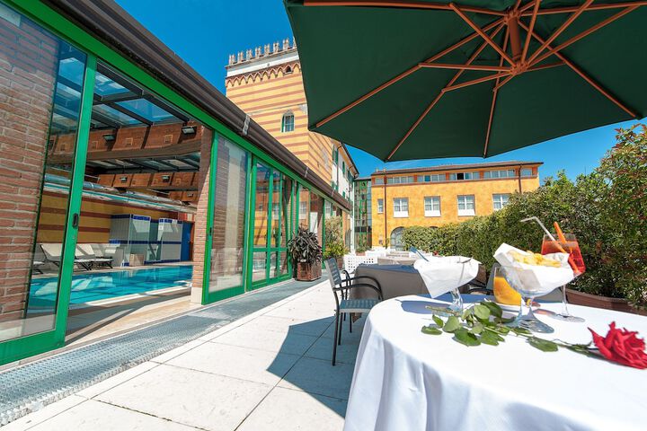Terrace/Patio 77 of 81