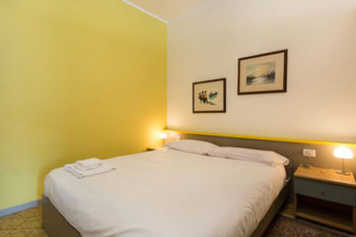 Room 163 of 450