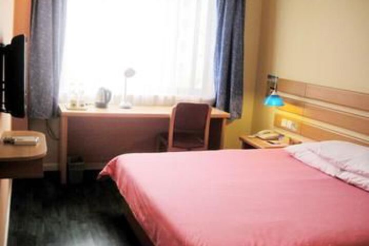 Room 20 of 39