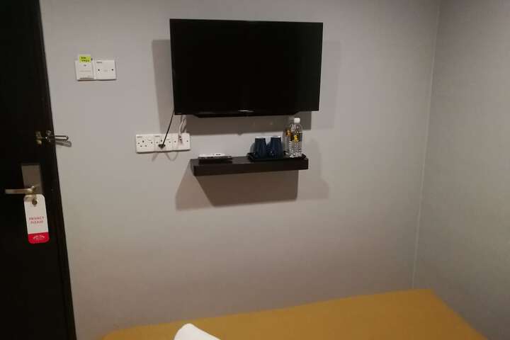 Room 5 of 39