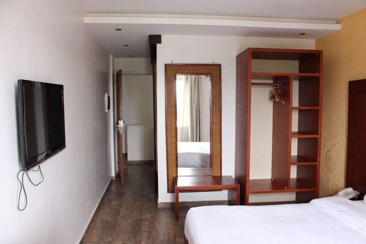 Room 6 of 43