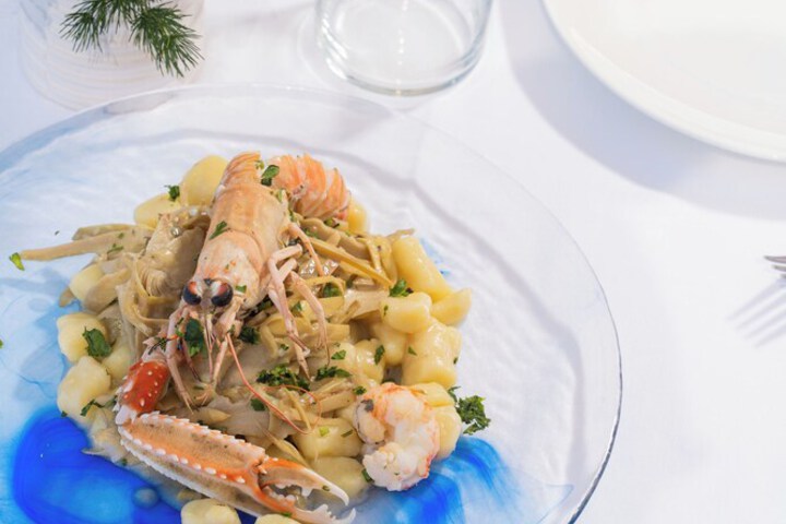 Dining 150 of 228