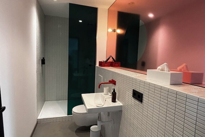 Room 8 of 73