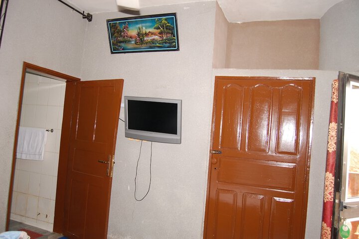Room 12 of 38